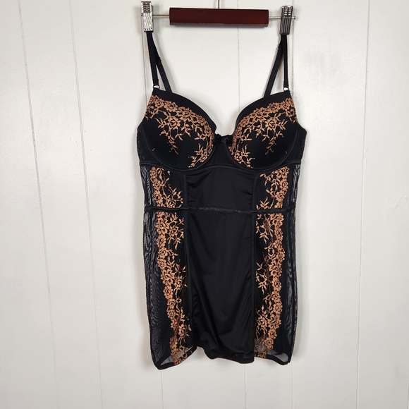 La Vie en Rose Black Gold Lace Mesh Lingerie Teddy Slip Size Medium Underwire - Picture 1 of 6